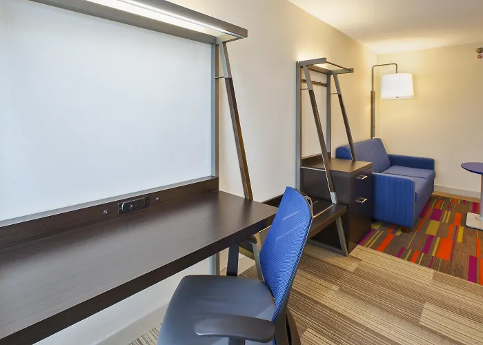 One-Bedroom King Suite
