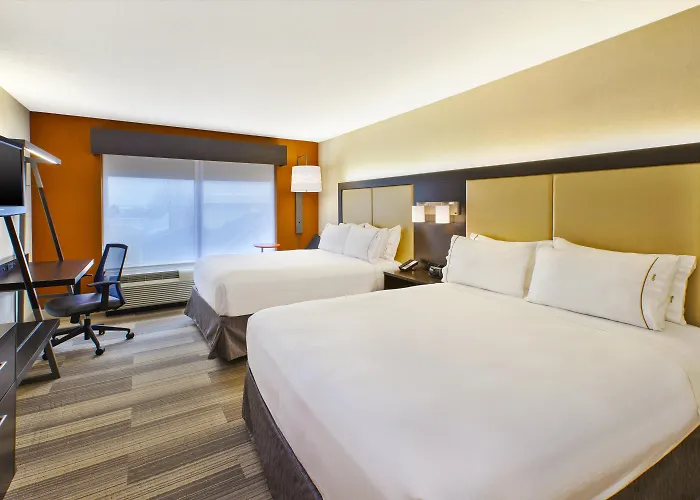 Standard Queen Room