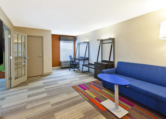 One-Bedroom King Suite